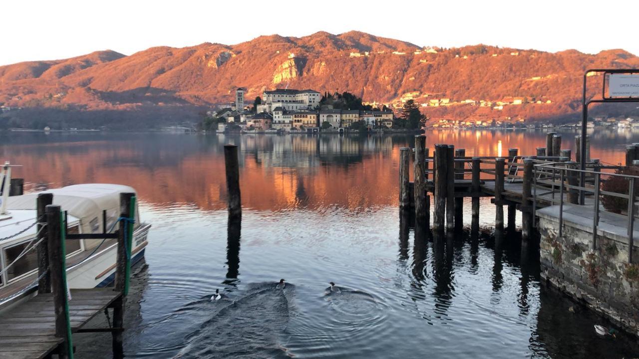 Appartamento Vacanze Al Lago Orta San Giulio Bagian luar foto