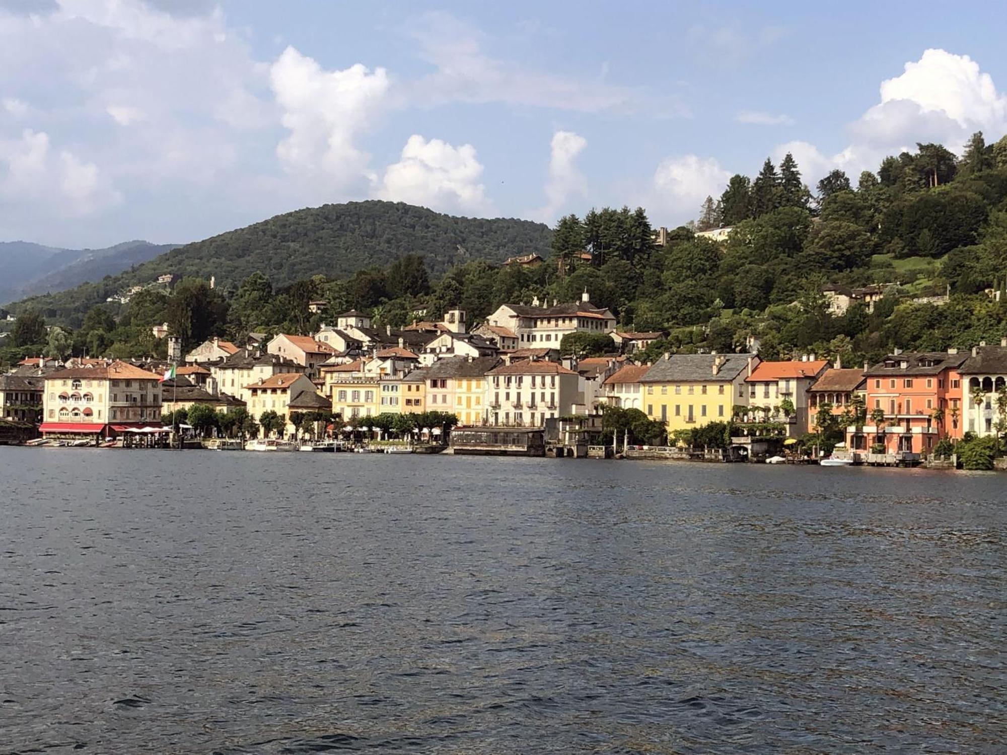 Appartamento Vacanze Al Lago Orta San Giulio Bagian luar foto