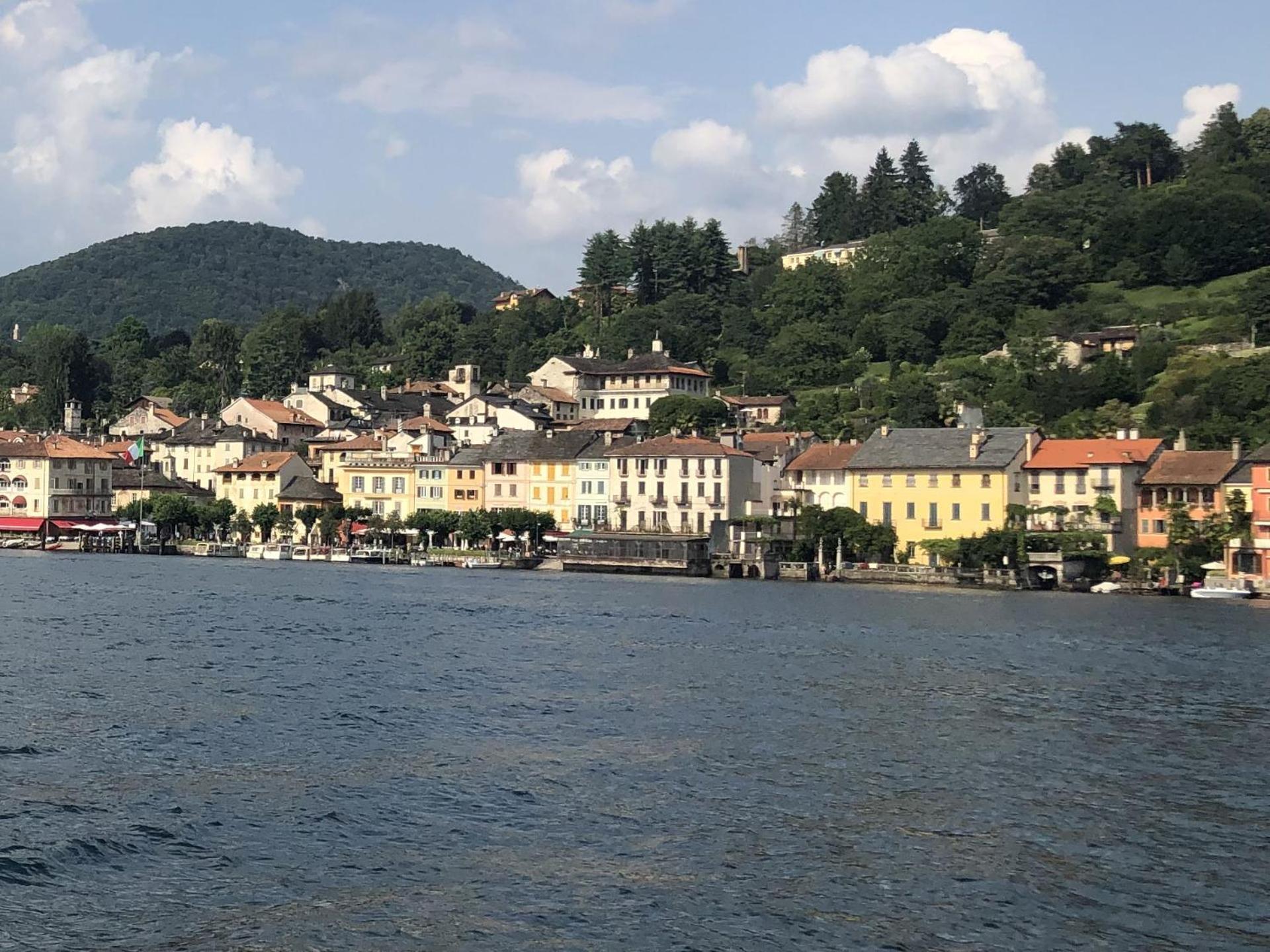 Appartamento Vacanze Al Lago Orta San Giulio Bagian luar foto