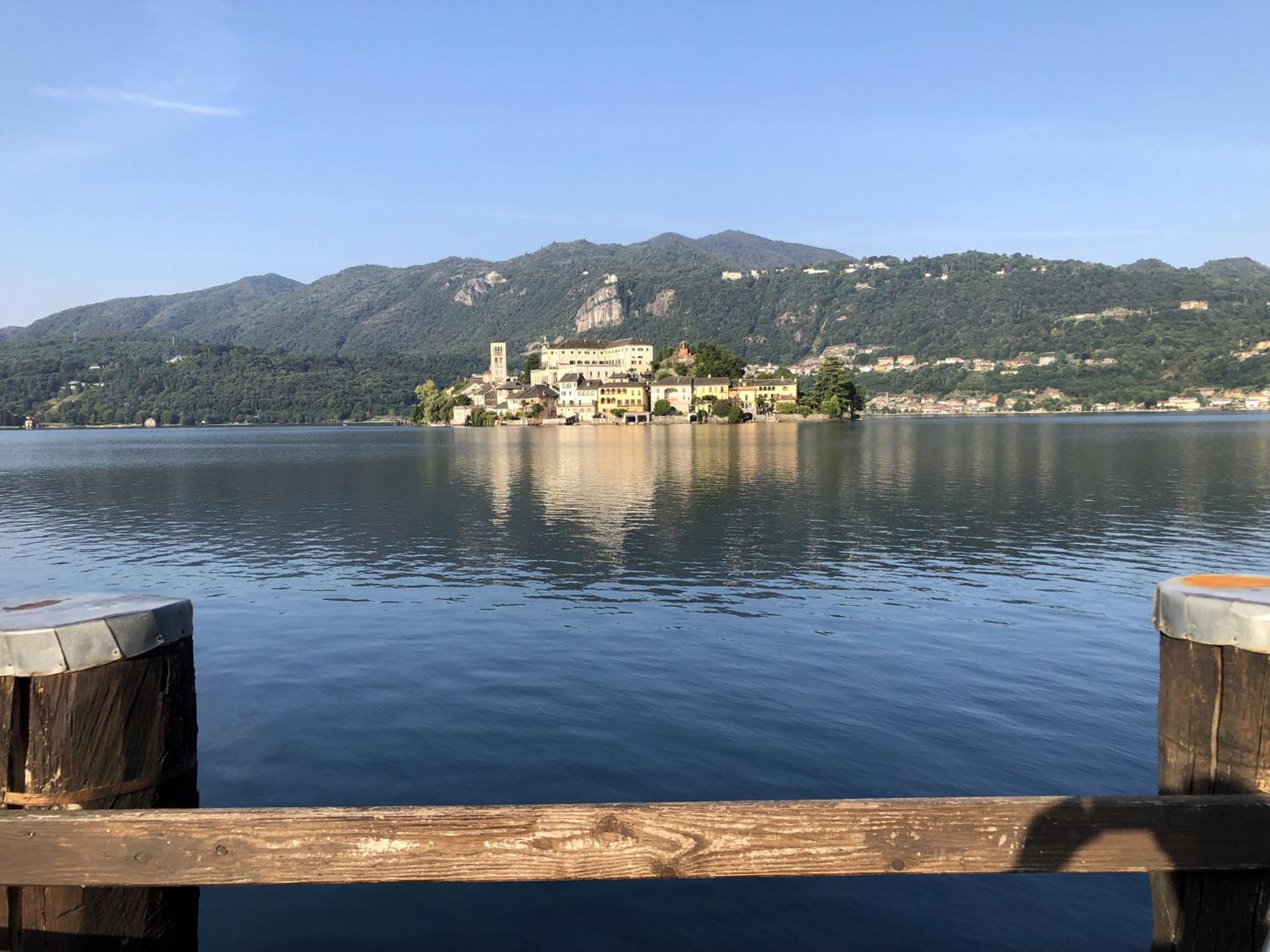 Appartamento Vacanze Al Lago Orta San Giulio Bagian luar foto