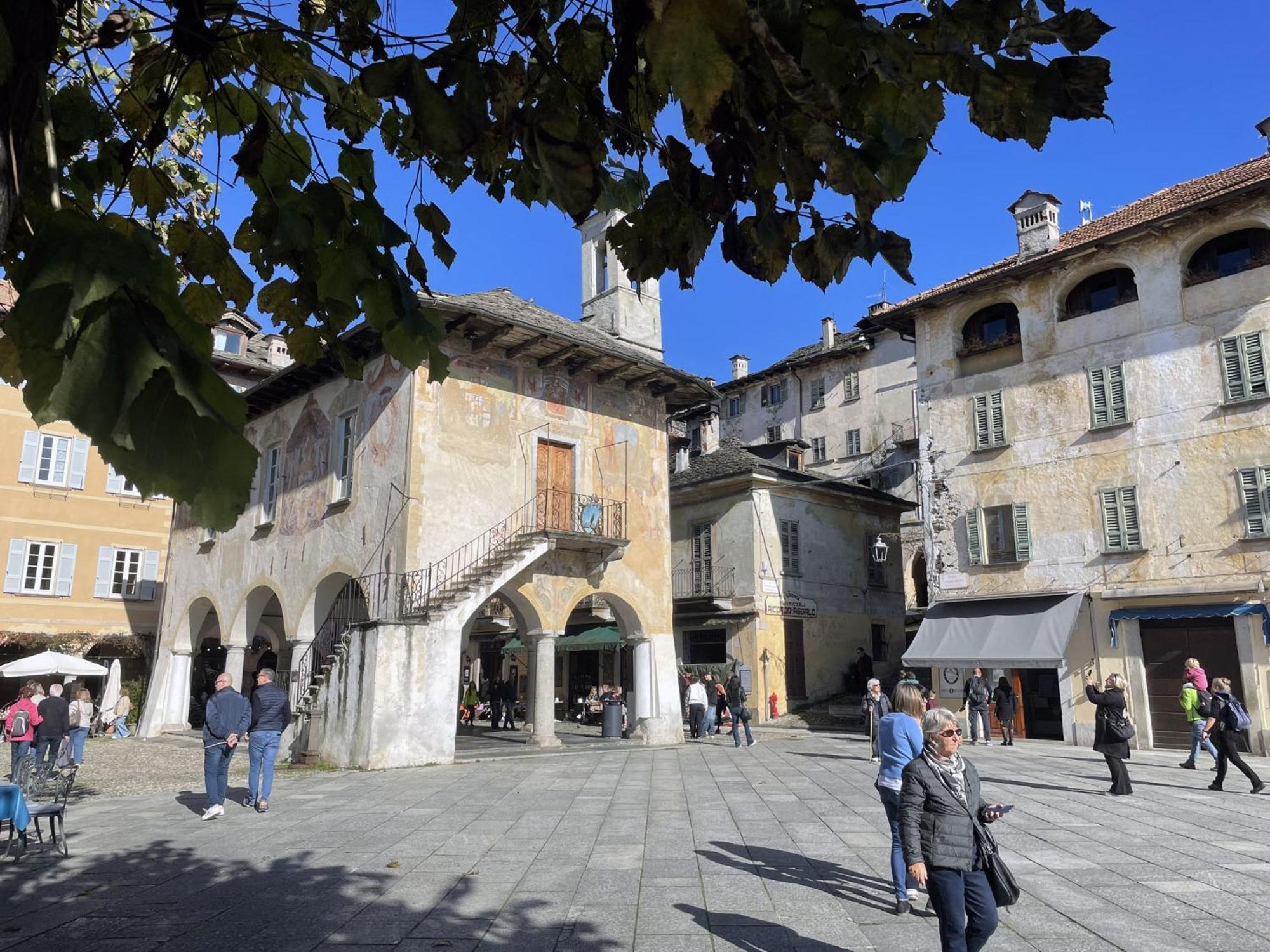 Appartamento Vacanze Al Lago Orta San Giulio Bagian luar foto