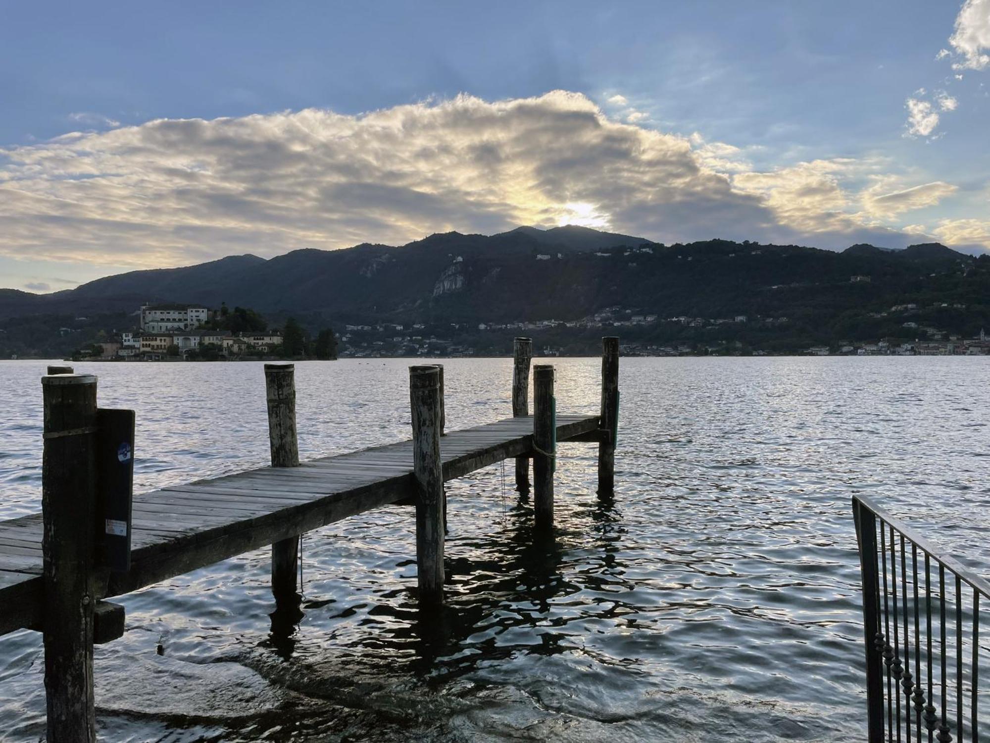 Appartamento Vacanze Al Lago Orta San Giulio Bagian luar foto