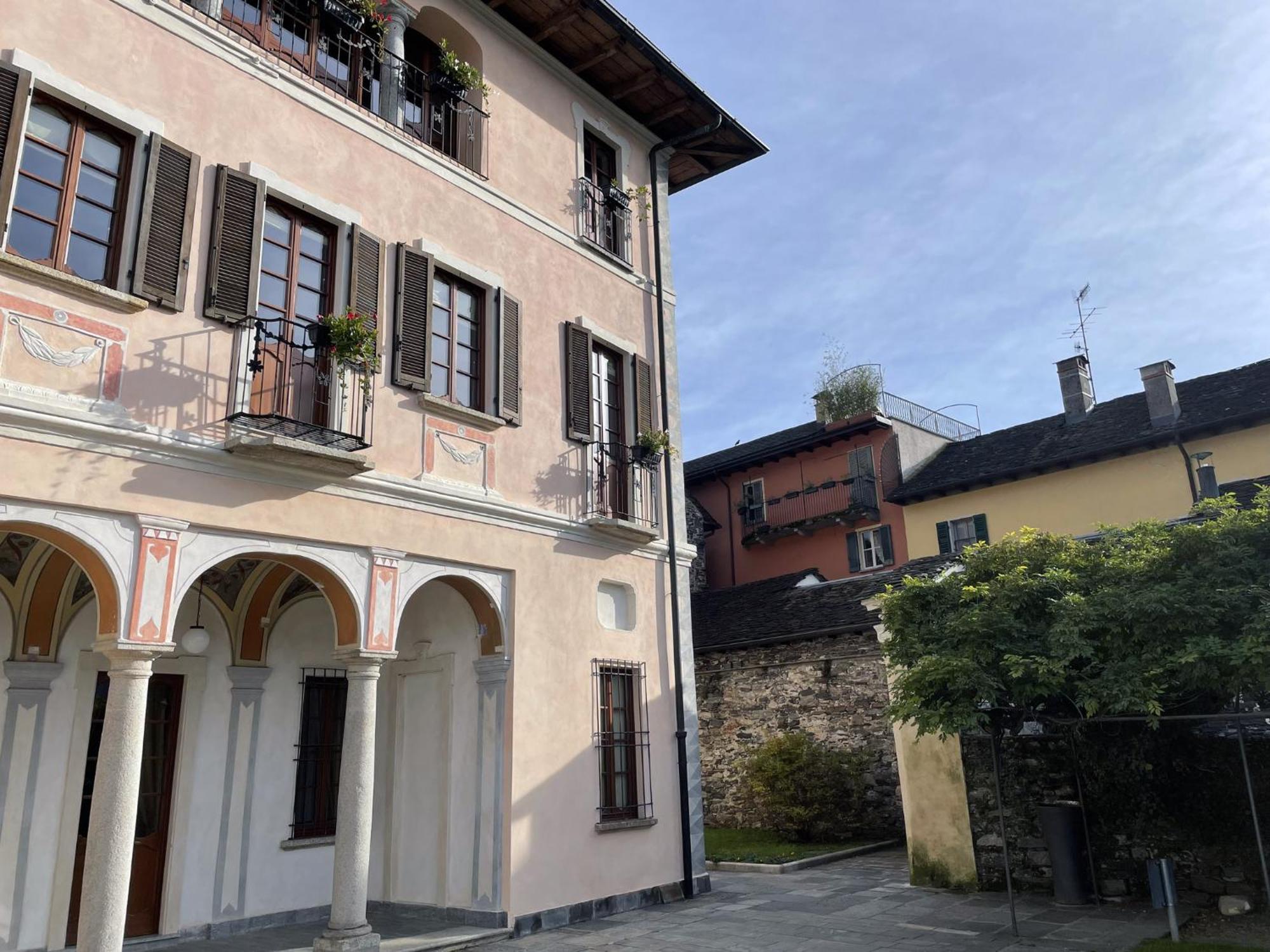 Appartamento Vacanze Al Lago Orta San Giulio Bagian luar foto
