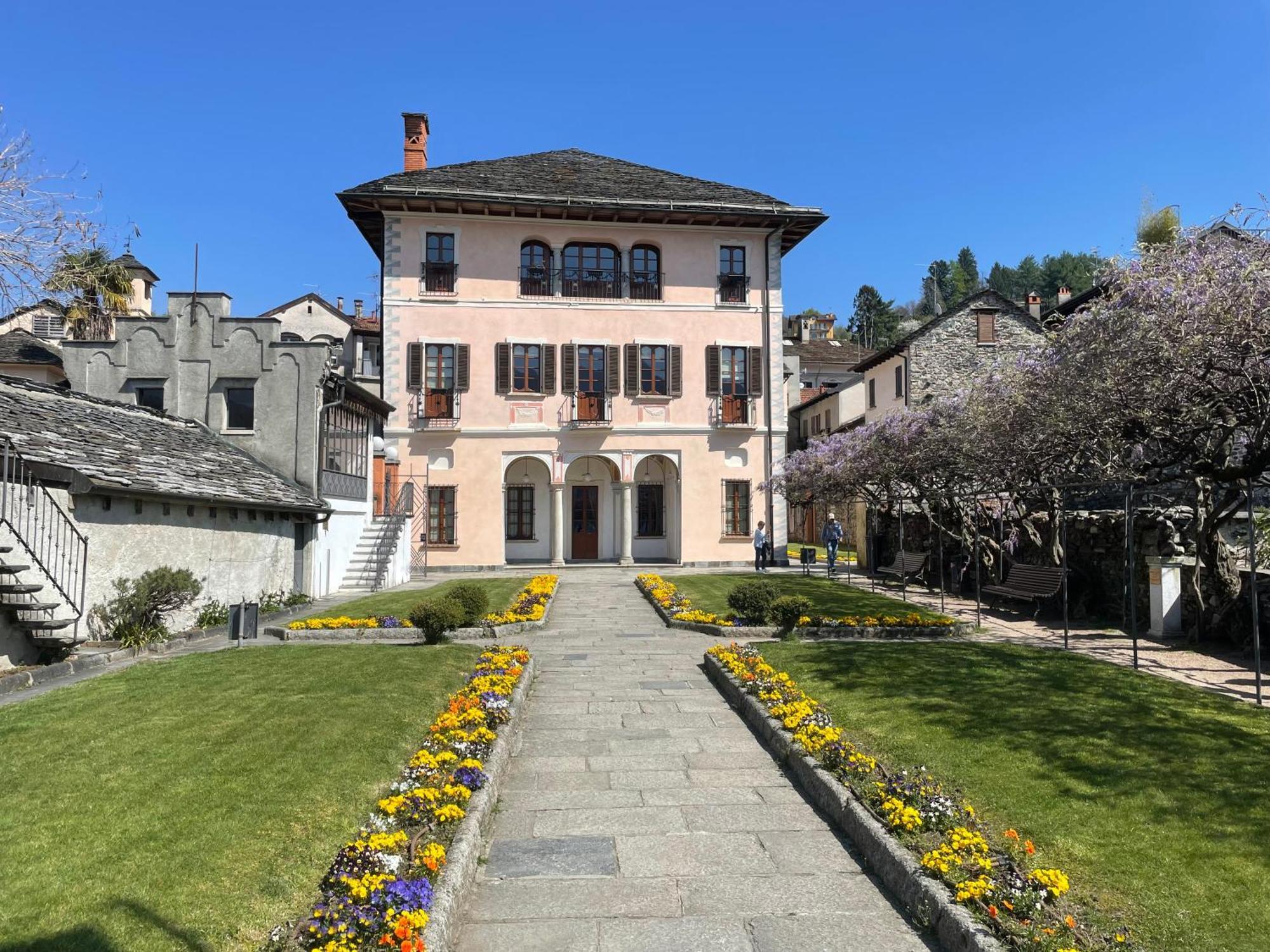Appartamento Vacanze Al Lago Orta San Giulio Bagian luar foto